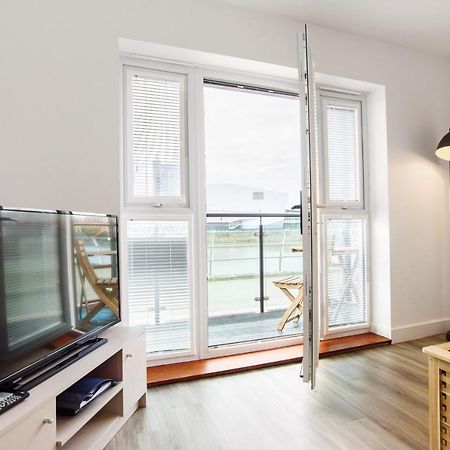 Raphael Retreat Apartment Newport  Bagian luar foto