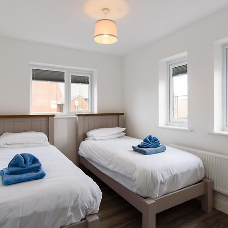 Raphael Retreat Apartment Newport  Bagian luar foto
