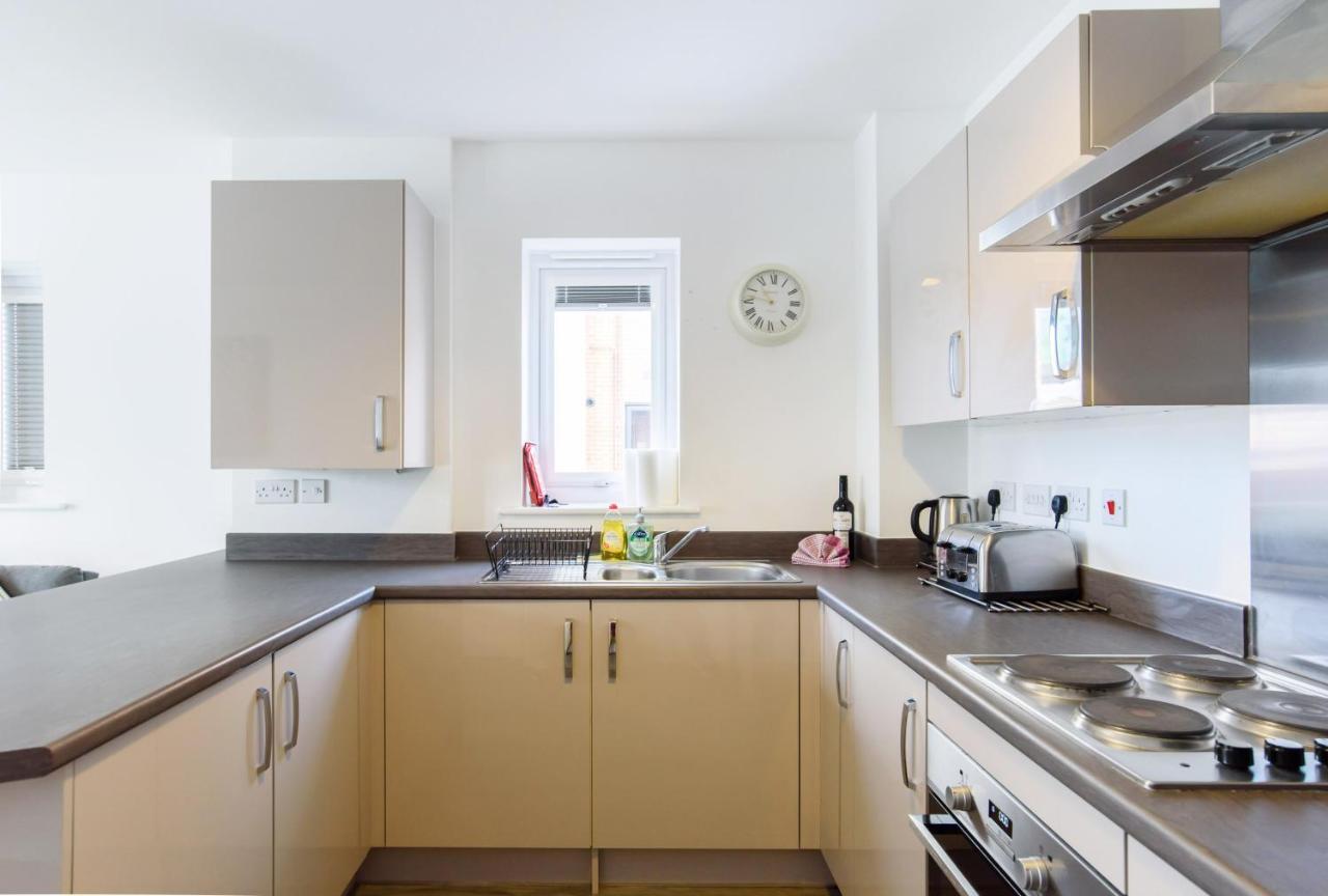 Raphael Retreat Apartment Newport  Bagian luar foto