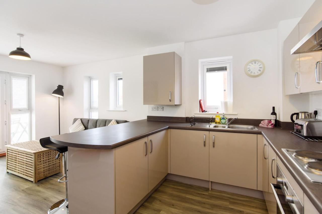 Raphael Retreat Apartment Newport  Bagian luar foto