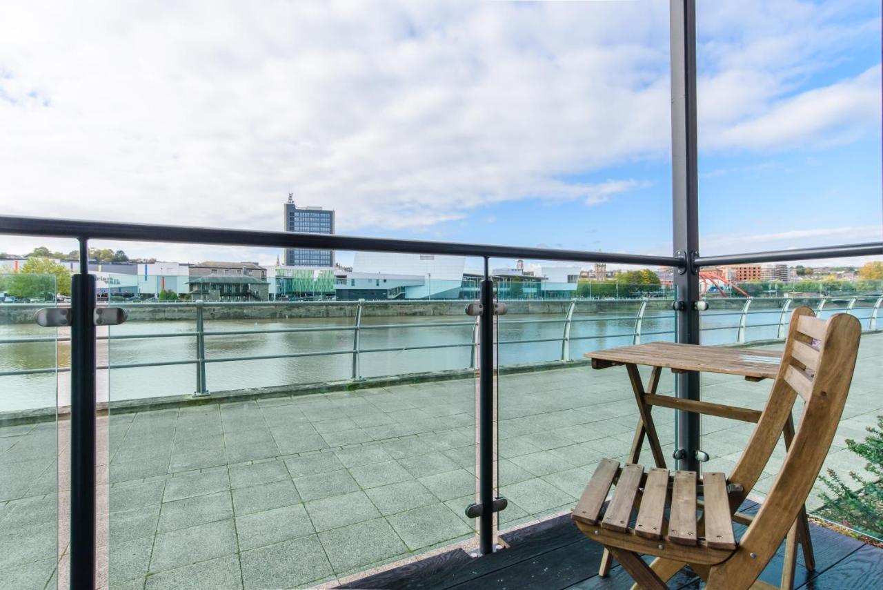 Raphael Retreat Apartment Newport  Bagian luar foto