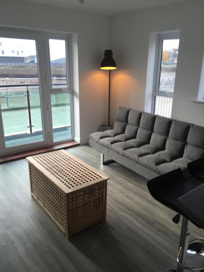 Raphael Retreat Apartment Newport  Bagian luar foto