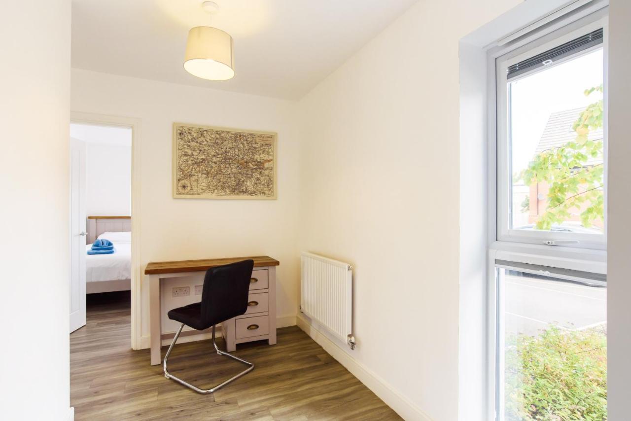 Raphael Retreat Apartment Newport  Bagian luar foto