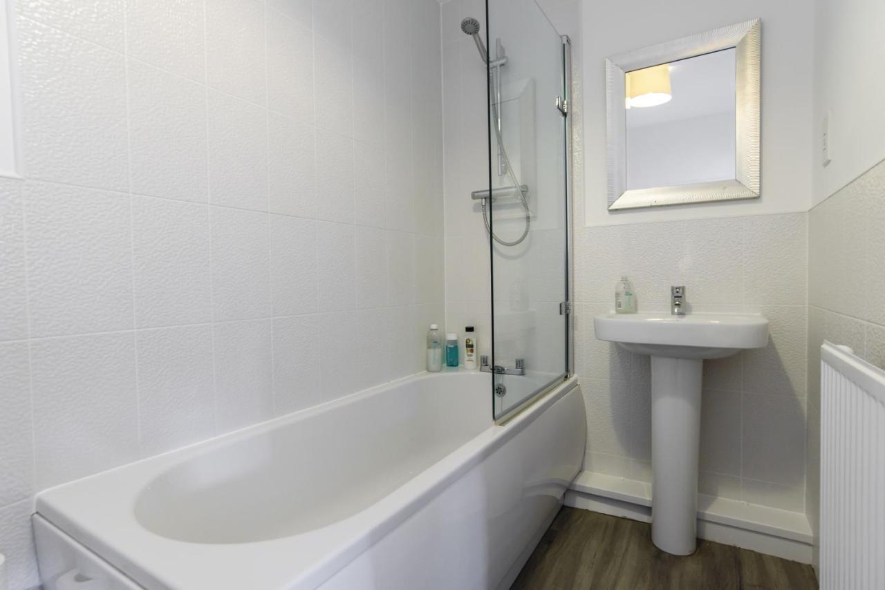 Raphael Retreat Apartment Newport  Bagian luar foto