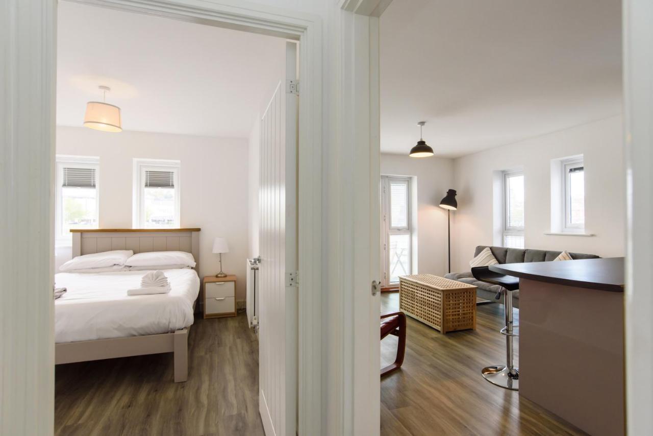 Raphael Retreat Apartment Newport  Bagian luar foto